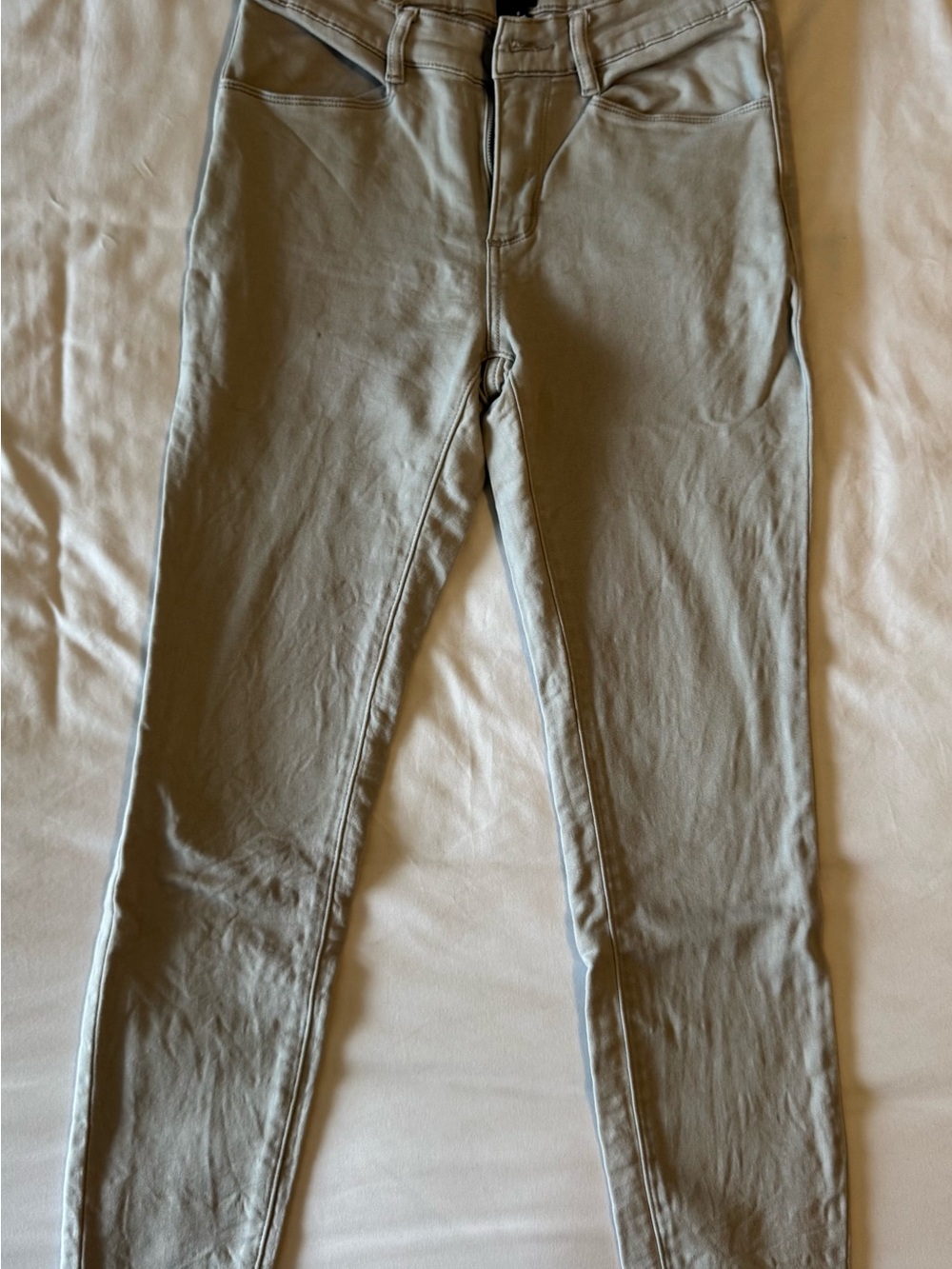 Slim High-Rise Stretch denim Pants in Light Gray